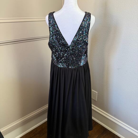 Torrid Black Sequin Chiffon Skater Midi Dress Size 12 -K186 - Picture 3 of 6